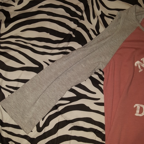 cold shoulder shirt - Picture 2 of 4